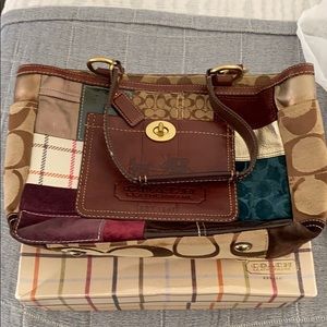Women’s Coach shoulder Bag